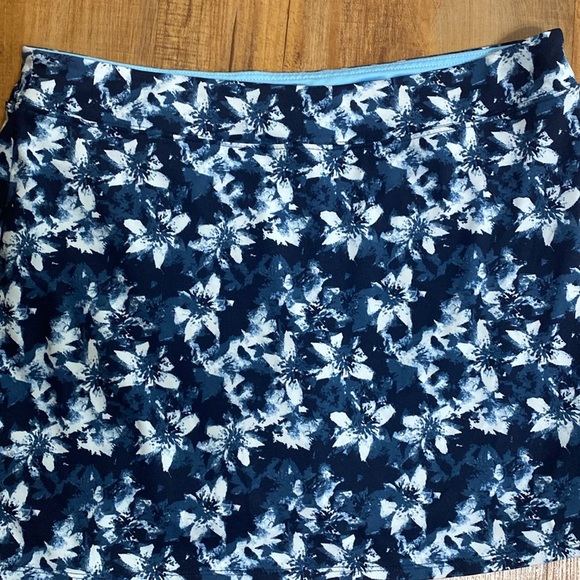 Tranquility by Colorado clothing navy & white daffodil skort size XL NWT - Picture 3 of 5